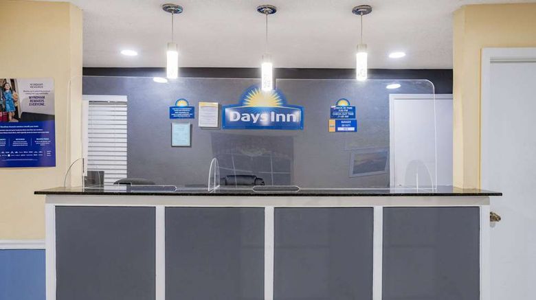<b>Days Inn by Wyndham Barnwell Lobby</b>. Images powered by <a href="https://iceportal.shijigroup.com/" title="IcePortal" target="_blank">IcePortal</a>.