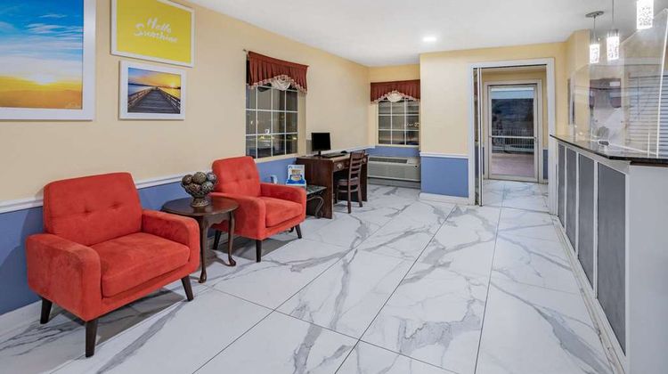 Days Inn by Wyndham Barnwell Lobby