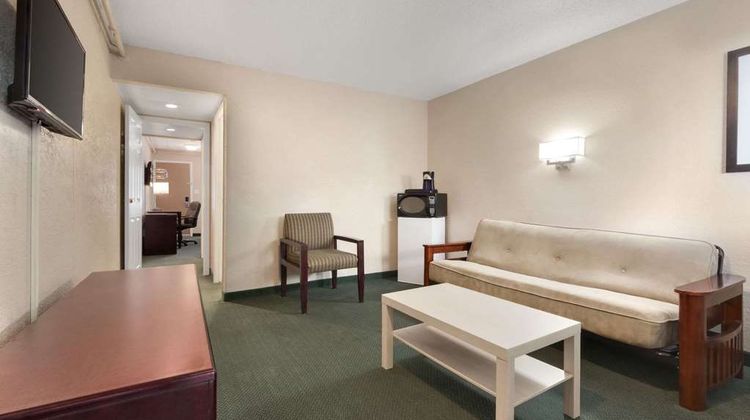 Days Inn Lethbridge Suite