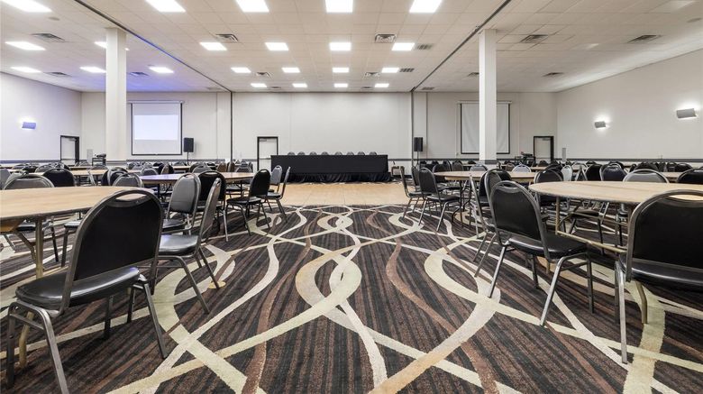 <b>Wingate by Wyndham Hotel & Conf Ctr Meeting</b>. Images powered by <a href="https://iceportal.shijigroup.com/" title="IcePortal" target="_blank">IcePortal</a>.