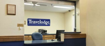 Grand Island Travelodge Lobby