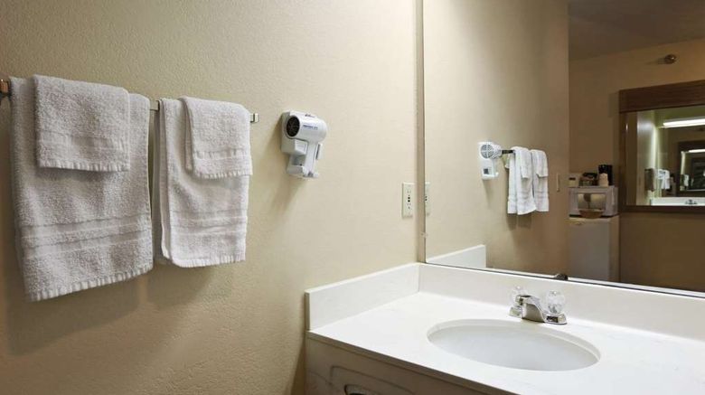 <b>Grand Island Travelodge Room</b>. Images powered by <a href="https://iceportal.shijigroup.com/" title="IcePortal" target="_blank">IcePortal</a>.