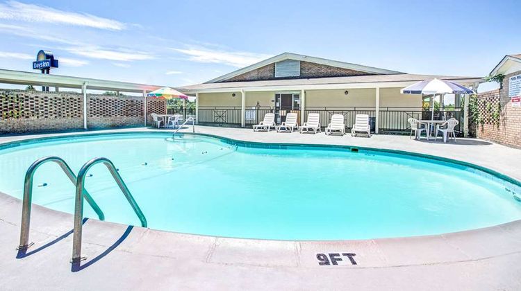Days Inn Lincolnton Pool