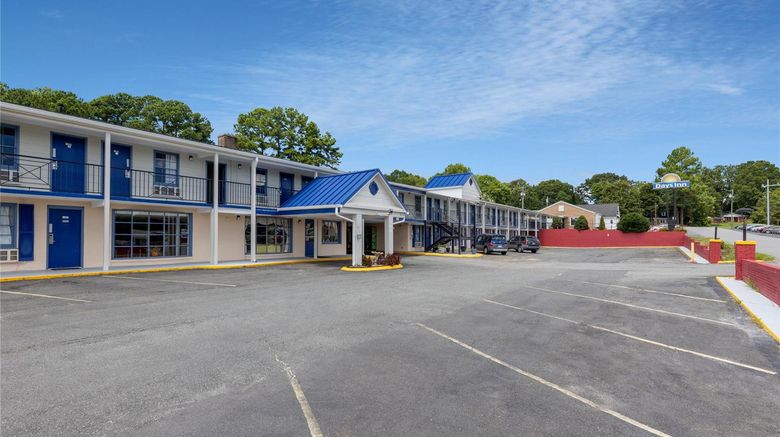 <b>Days Inn Lincolnton Exterior</b>. Images powered by <a href="https://iceportal.shijigroup.com/" title="IcePortal" target="_blank">IcePortal</a>.