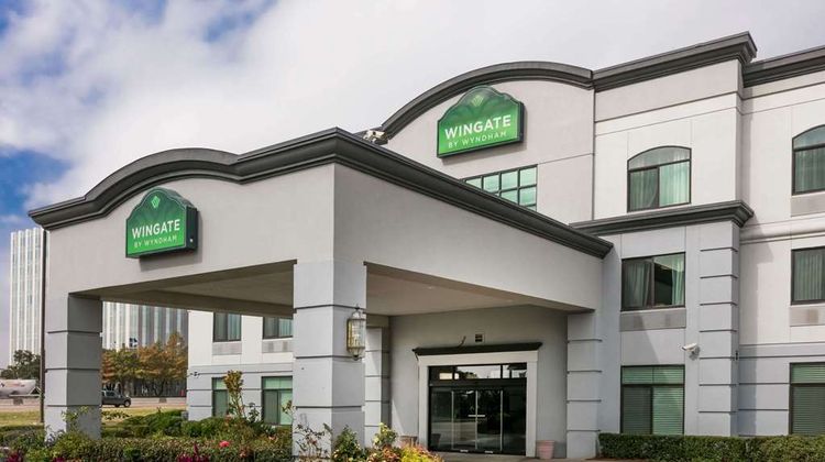 Wingate by Wyndham Dallas Love Field Exterior