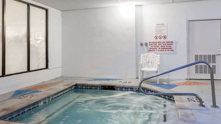 Wingate by Wyndham Dallas Love Field Pool