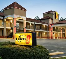 Super 8 Pearl/Jackson/East Exterior