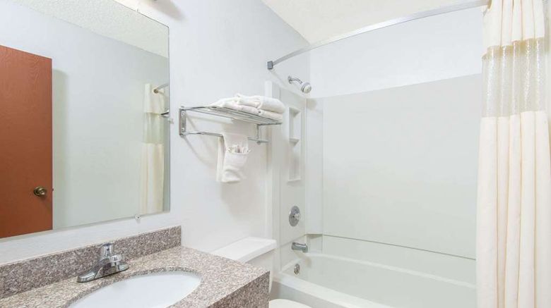 <b>Days Inn Great Bend Room</b>. Images powered by <a href="https://iceportal.shijigroup.com/" title="IcePortal" target="_blank">IcePortal</a>.