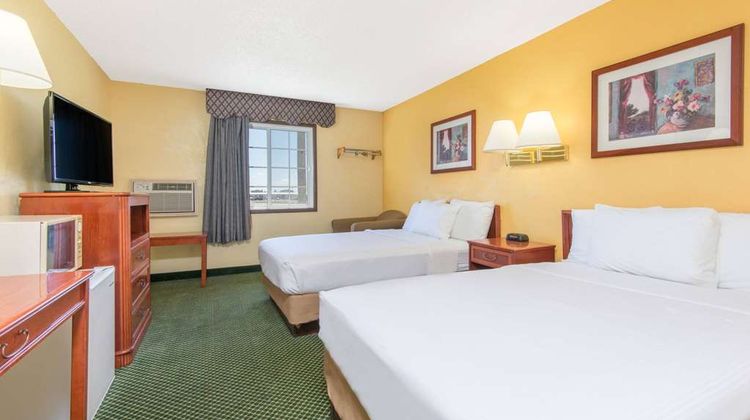Days Inn Great Bend Room