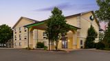 <b>Days Inn Kansas City Intl Airport Exterior</b>. Images powered by <a href="https://iceportal.shijigroup.com/" title="IcePortal" target="_blank">IcePortal</a>.