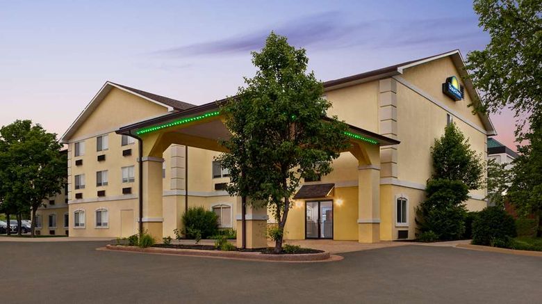 <b>Days Inn Kansas City Intl Airport Exterior</b>. Images powered by <a href="https://iceportal.shijigroup.com/" title="IcePortal" target="_blank">IcePortal</a>.