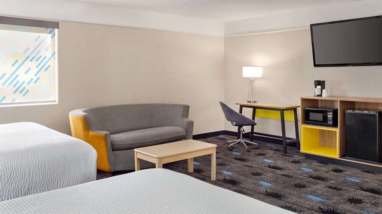 <b>Days Inn Kansas City Intl Airport Suite</b>. Images powered by <a href="https://iceportal.shijigroup.com/" title="IcePortal" target="_blank">IcePortal</a>.