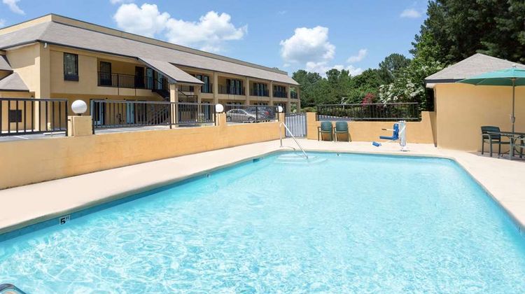 Days Inn Biscoe Pool