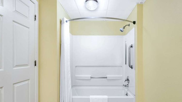 Days Inn Biscoe Room