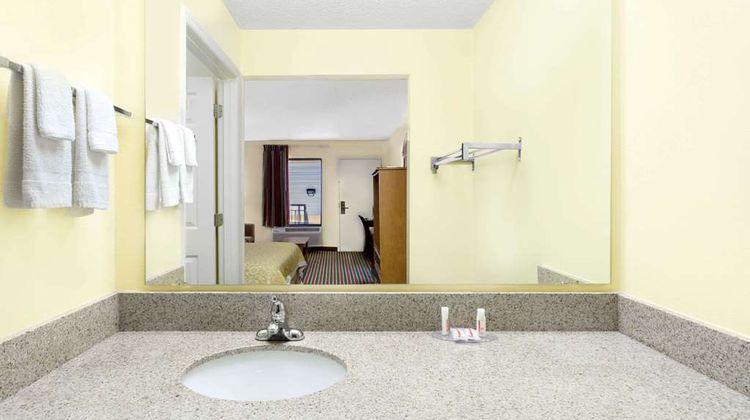 Days Inn Biscoe Room