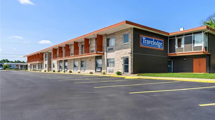 Travelodge by Wyndham Bloomington Exterior