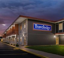 Travelodge by Wyndham Bloomington Exterior