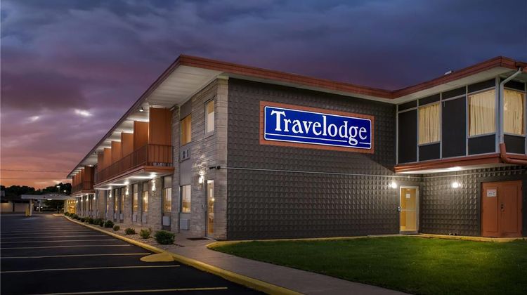 Travelodge by Wyndham Bloomington Exterior