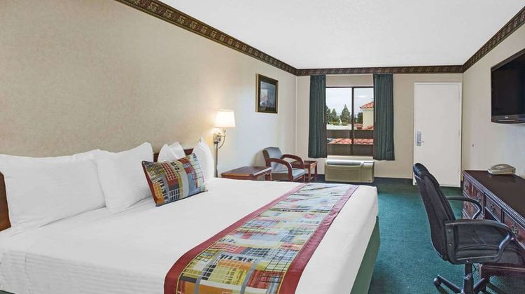 Travelodge Newport Beach Hacienda Room