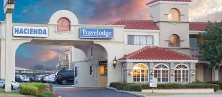 Travelodge Newport Beach Hacienda Exterior
