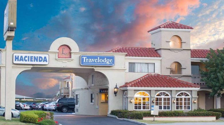 <b>Travelodge Newport Beach Hacienda Exterior</b>. Images powered by <a href="https://iceportal.shijigroup.com/" title="IcePortal" target="_blank">IcePortal</a>.