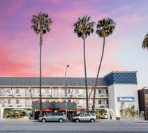 Travelodge Culver City Exterior