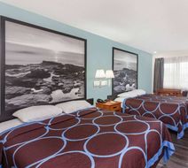 Super 8 El Cajon Room