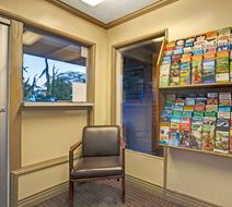 Travelodge Everett City Center Lobby