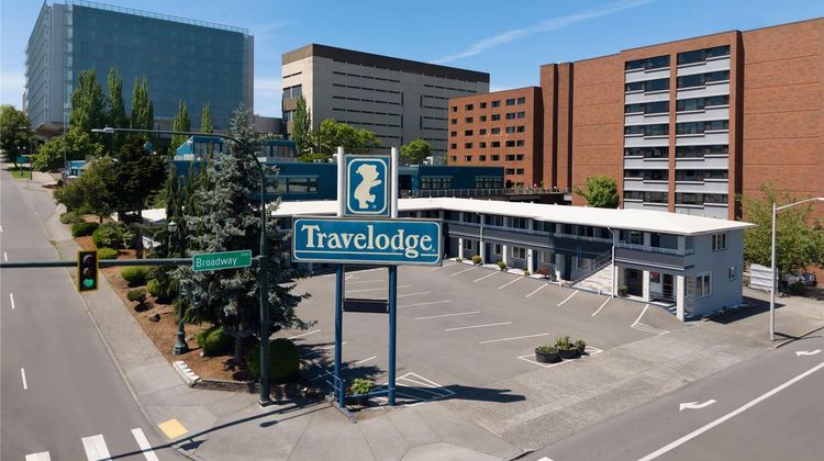 Travelodge Everett City Center Exterior