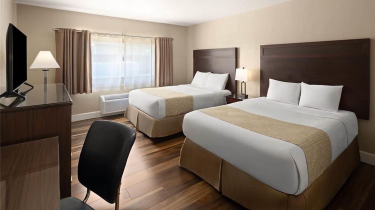 Travelodge Everett City Center Room