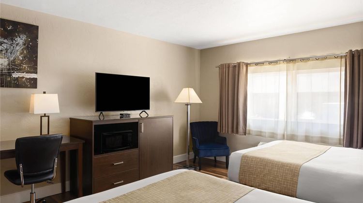 Travelodge Everett City Center Room