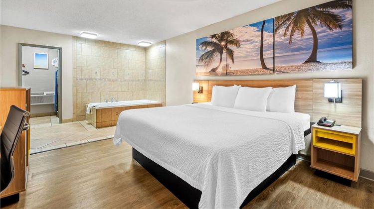 Days Inn Jacksonville NC Suite