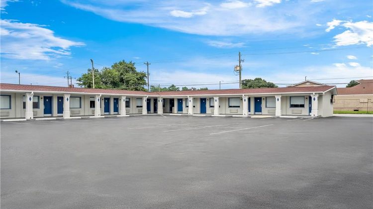 Days Inn Jacksonville NC Exterior