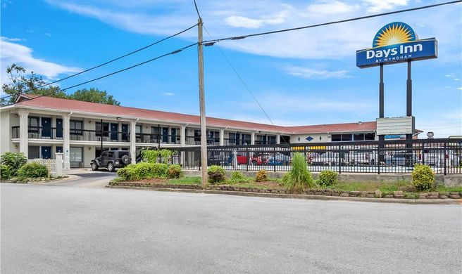 Days Inn Jacksonville NC Exterior