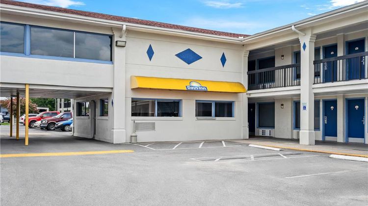 Days Inn Jacksonville NC Exterior