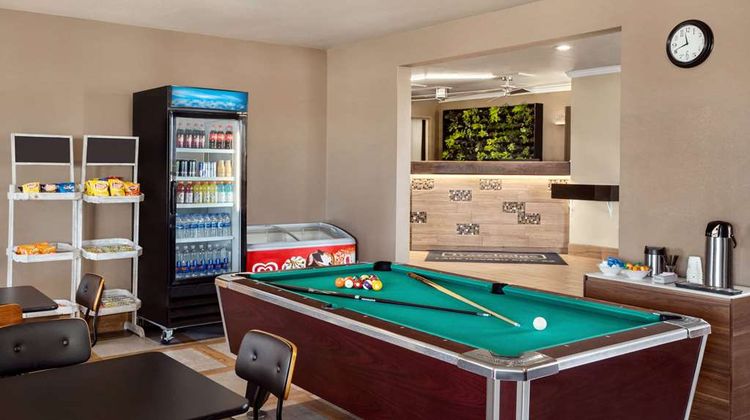 Travelodge by Wyndham Lake Havasu Lobby