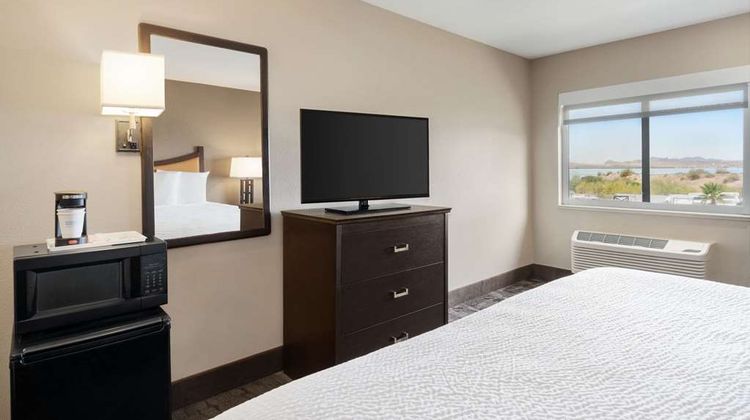 Travelodge by Wyndham Lake Havasu Room