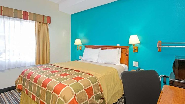 Travelodge LAX South Room