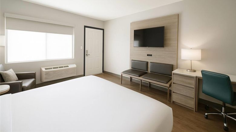<b>Travelodge LAX South Room</b>. Images powered by <a href="https://iceportal.shijigroup.com/" title="IcePortal" target="_blank">IcePortal</a>.