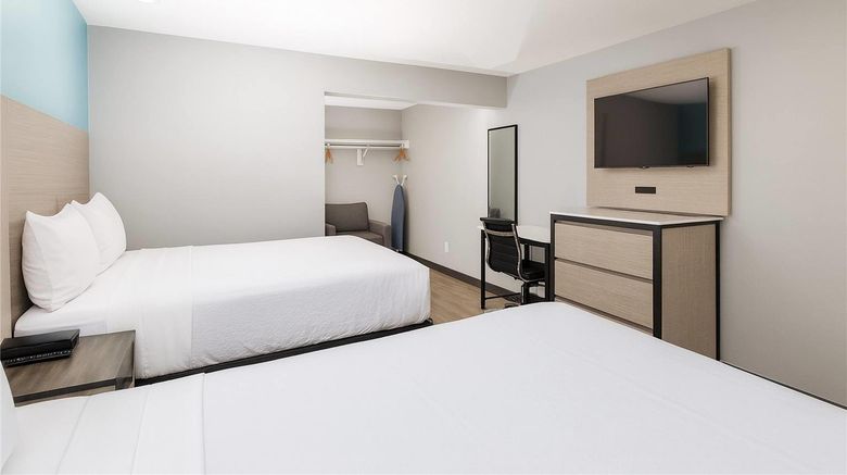 <b>Travelodge LAX South Room</b>. Images powered by <a href="https://iceportal.shijigroup.com/" title="IcePortal" target="_blank">IcePortal</a>.