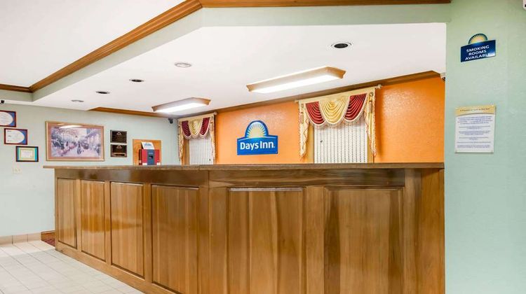 Days Inn Amherst Lobby