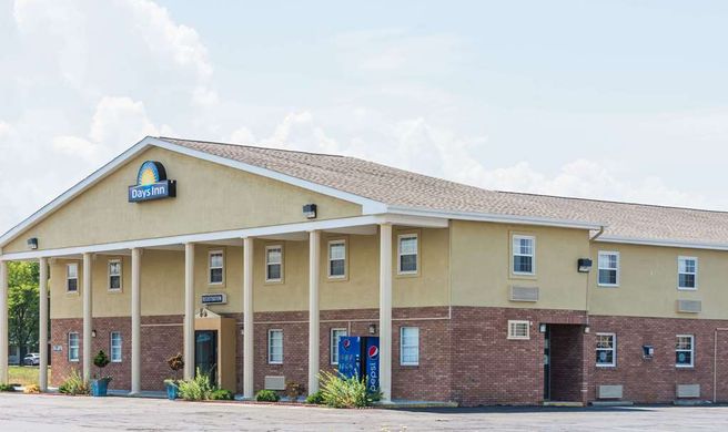 Days Inn Amherst Exterior