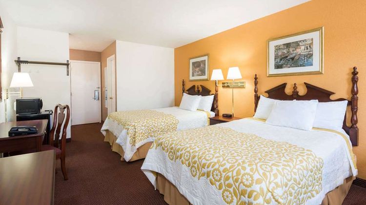 Days Inn Amherst Room