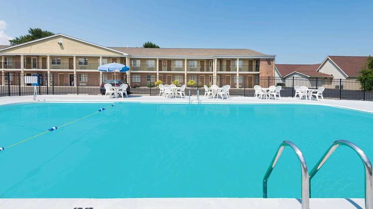 Days Inn Amherst Pool