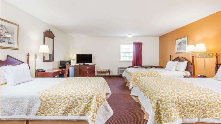 Days Inn Amherst Room