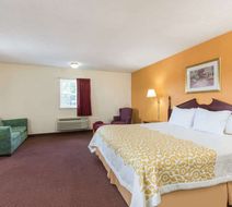 Days Inn Amherst Room