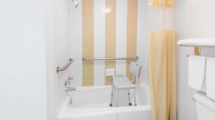 Days Inn Amherst Room