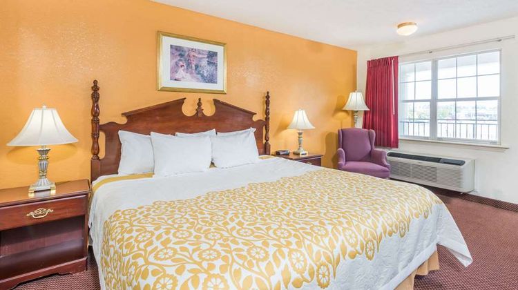 Days Inn Amherst Room