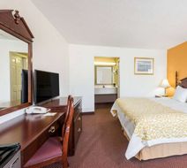 Days Inn Amherst Room