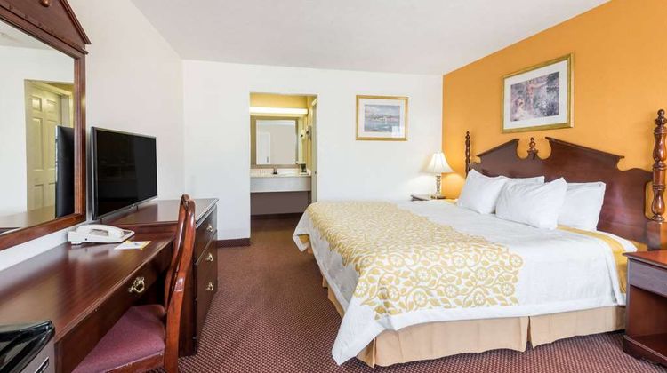 Days Inn Amherst Room